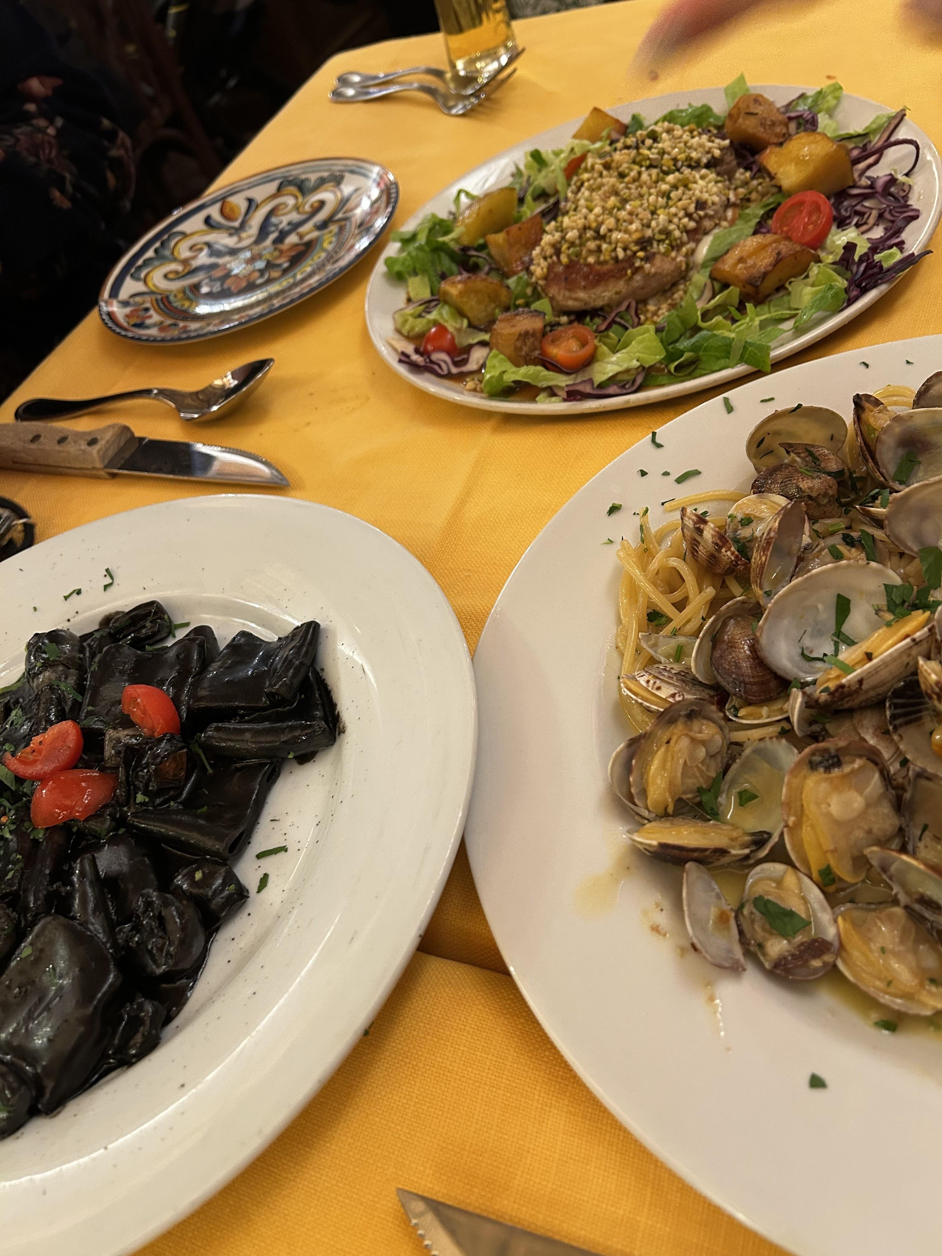 イカ墨のパスタ